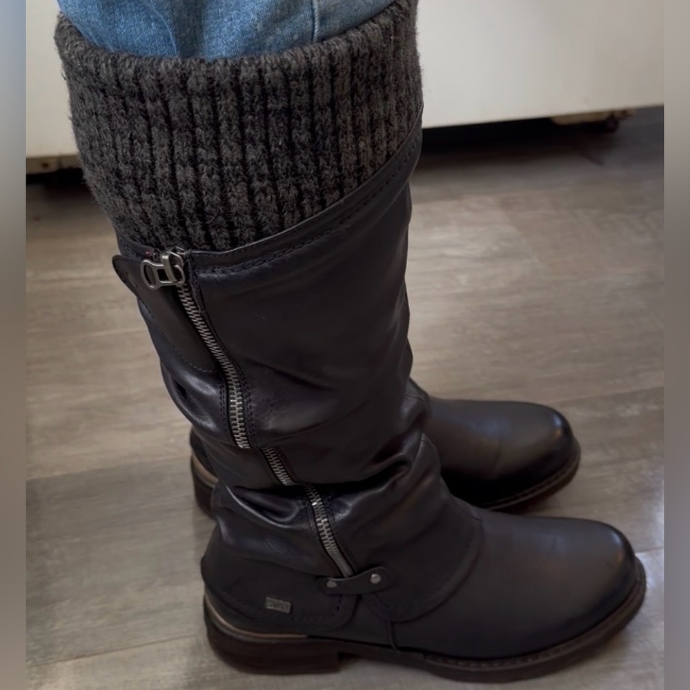RIEKER Tex woman’s everything boots. Black leather with comfy snug topper